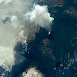 国家地理:科学新发现冰岛火山爆发